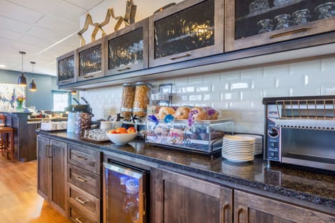 Free daily cooked-to-order breakfast