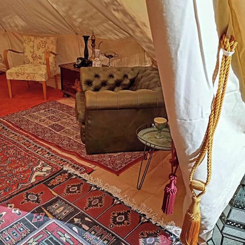 Luxury Tent, Garden View | Living area