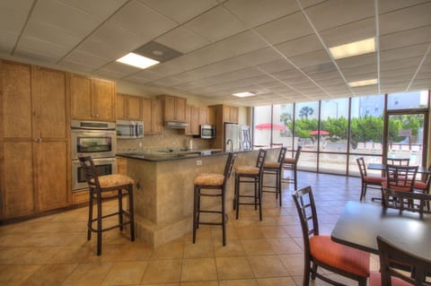 Condo, 2 Bedrooms | Private kitchen | Fridge, oven, stovetop, coffee/tea maker
