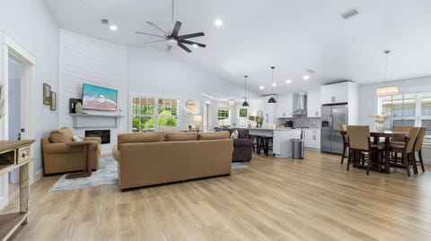 This bright, open communal space will keep everyone feeling close, but not cramped!