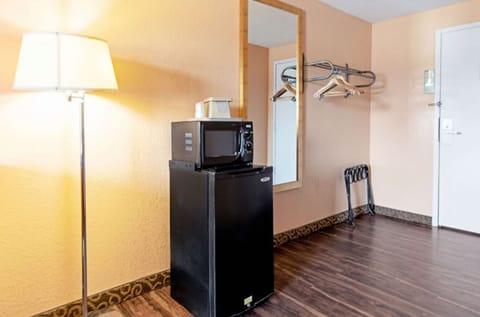 Desk, laptop workspace, free WiFi