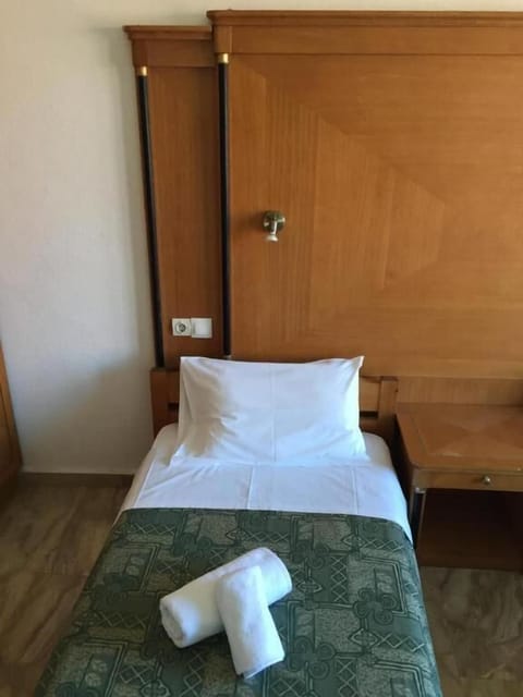 Basic Apartment, Partial Sea View | Free WiFi, bed sheets