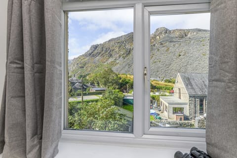Cottage | 3 bedrooms, iron/ironing board