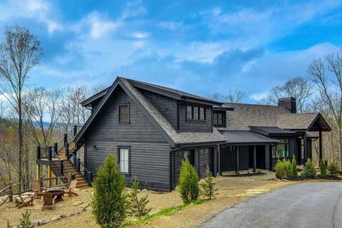 Glenville Vacation Rental | 3BR | 3.5BA | Steps Required | 2,500 Sq Ft