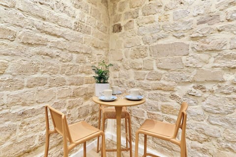 Apartment | Dining