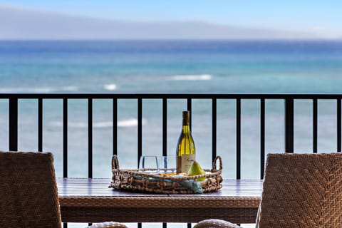 Beautiful ocean front view from your private lanai!