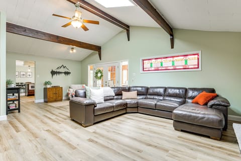 Lakeville Vacation Rental | 3BR | 2BA | 1,800 Sq Ft | 1 Step to Enter