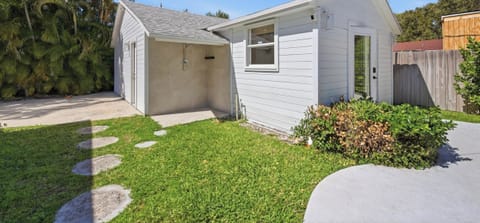 Separate guest home — private and peaceful for added comfort 🌟