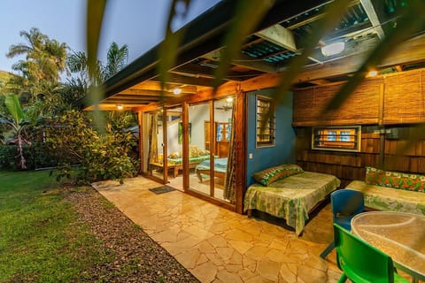 Comfort Room, Mountain View | Terrace/patio