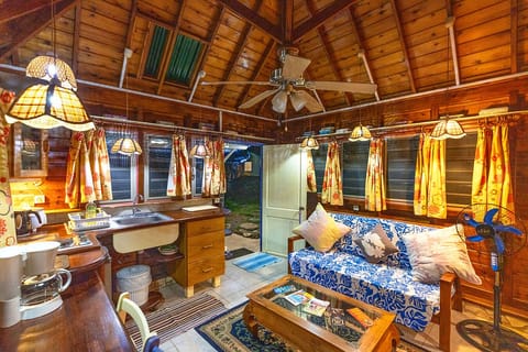 Comfort Room, Non Smoking, Garden View | Living area