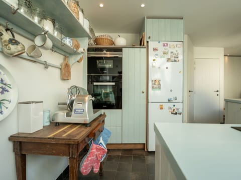 Kitchen, Interior Design, Kitchen Appliance, Countertop, Cabinetry, Major Appliance, Flooring, Ceiling, Home Appliance, Room