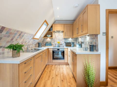 Home, Apartment, Balcony, Estate, Shade, Villa, Eco Hotel, Porch, Landscaping, Mansion