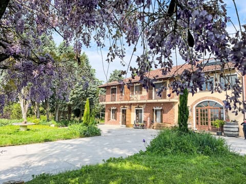 Home, Apartment, Balcony, Estate, Shade, Villa, Eco Hotel, Porch, Landscaping, Mansion
