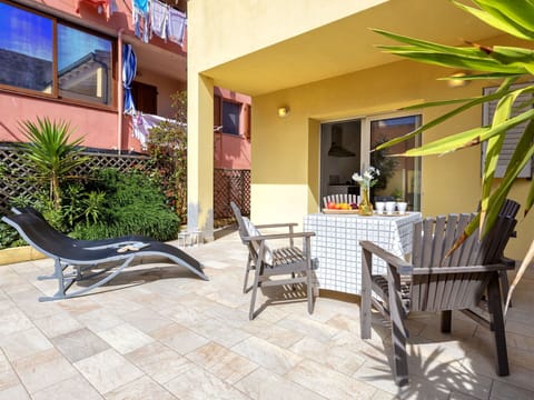 Home, Apartment, Balcony, Estate, Shade, Villa, Eco Hotel, Porch, Landscaping, Mansion