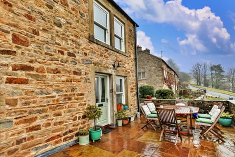 House | Outdoor dining
