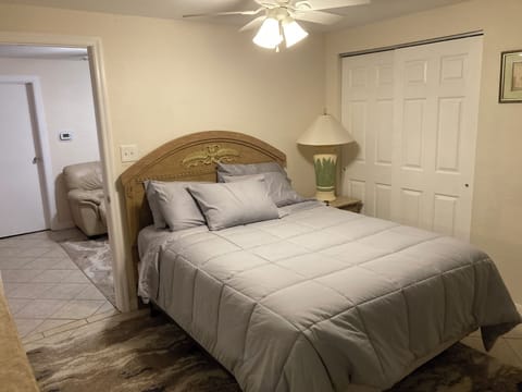 Queen size bed Grandpa’s in