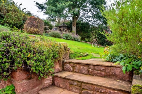 Cottage | Property grounds