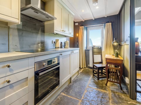 Kitchen | 3 Legged Duck Cottage, Ystrad Meurig