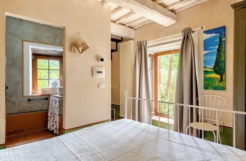 Apartment | Blackout drapes, free WiFi