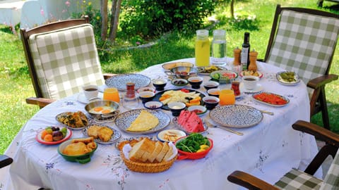 Free daily local cuisine breakfast