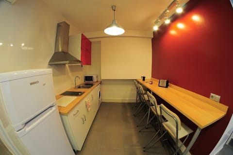 Basic Single Room | Living area