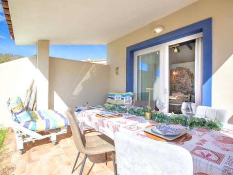 Furniture, Apartment, Chair, Wood Stain, Paint, Kitchen & Dining Room Table, Kitchen, Countertop, Major Appliance