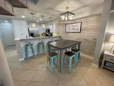 Dining room and kitchen seating for 10