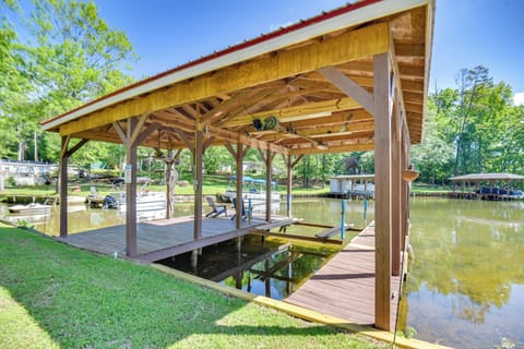 Sparta Vacation Rental | 3BR | 2BA | 1,620 Sq Ft | 4 Steps Required