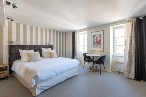 Executive Suite, Ensuite | Premium bedding, in-room safe, individually decorated