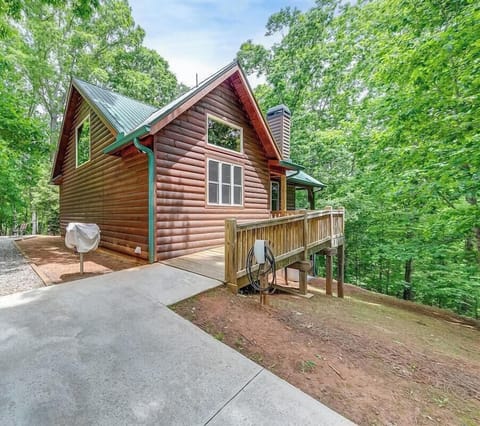 Welcome to this tranquil private cabin
