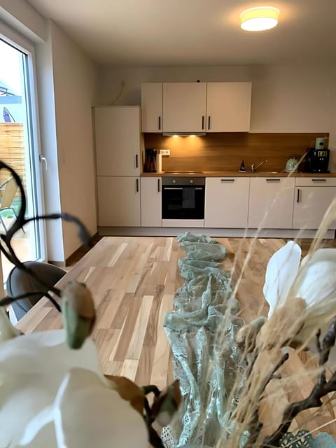 Comfort Apartment, Garden View | Private kitchen