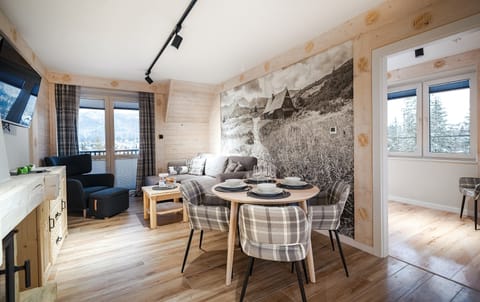 Apartment (3A) | Living area | Flat-screen TV