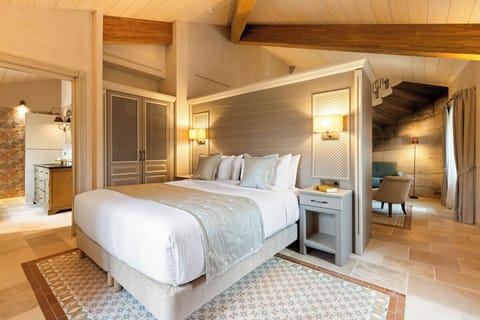 Junior Room | In-room safe, blackout drapes, free WiFi