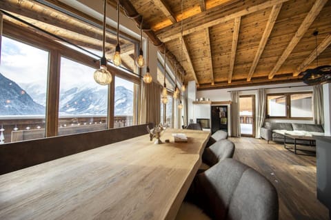Chalet | Dining
