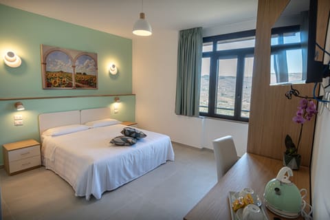 Desk, laptop workspace, free WiFi