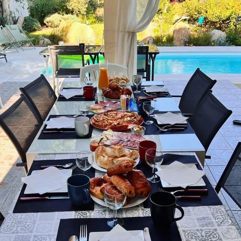 Free daily local cuisine breakfast