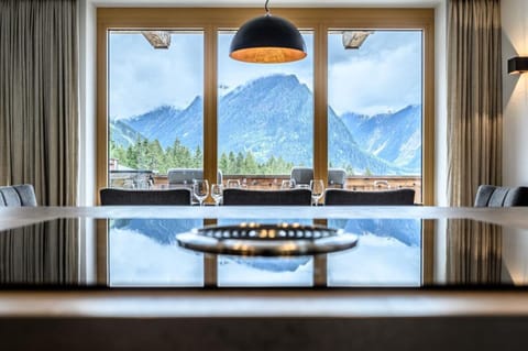 Chalet | Dining