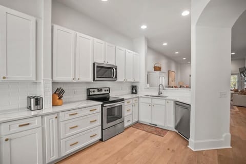 House, Multiple Beds, Patio, Golf View (417 Wahoo) | Private kitchen | Fridge, microwave, oven, stovetop