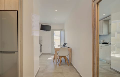 Comfort Apartment, City View | Living area