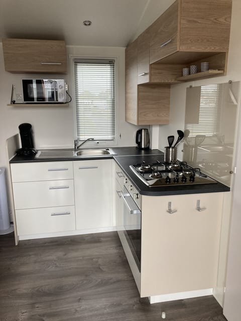 Kitchen - Camping Hofstede Zonnevliet - Zeeuwse Knoop