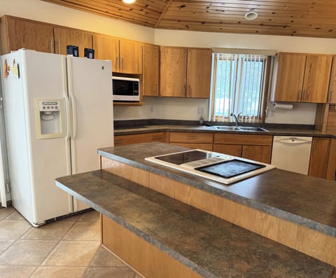 Kitchen; fully equipped.