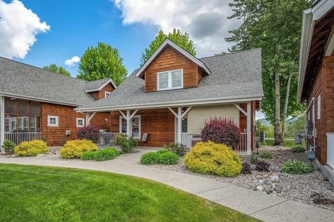 Cozy 3 bedroom bungalow in Dover Bay