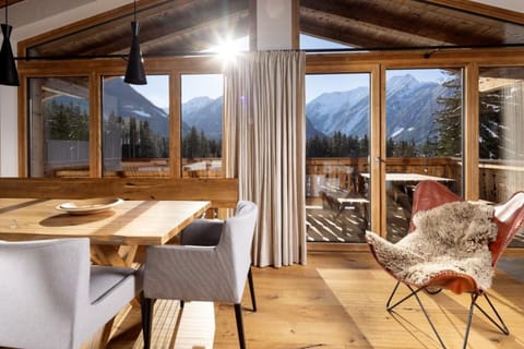 Chalet | Dining