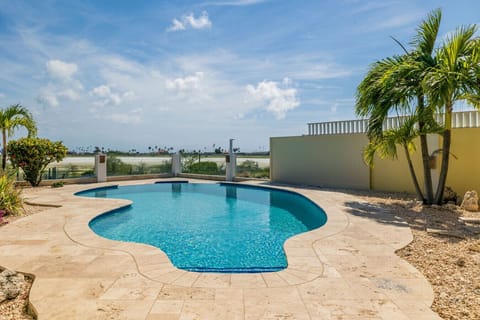 Your perfect getaway starts here! Dive into relaxation at the stunning Villa Vista pool.