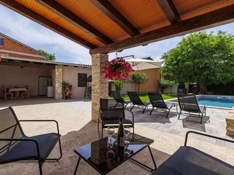 Swimming Pool, Outdoor Furniture, Furniture, Chair, Resort, Shade, Composite Material, Flowerpot, Garden