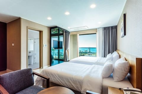 Superior Twin Room | Down comforters, memory foam beds, soundproofing, free WiFi