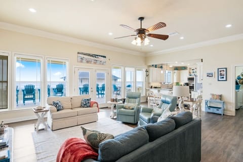 House, 3 Bedrooms | Living area | Smart TV, streaming services