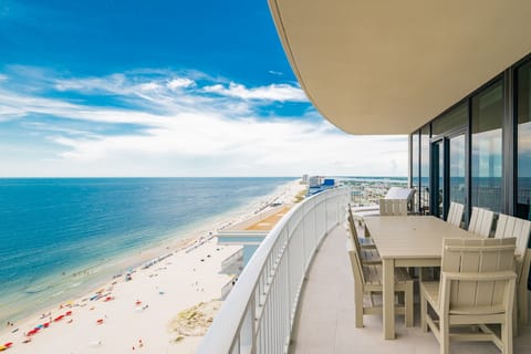 Condo, 4 Bedrooms | Outdoor dining