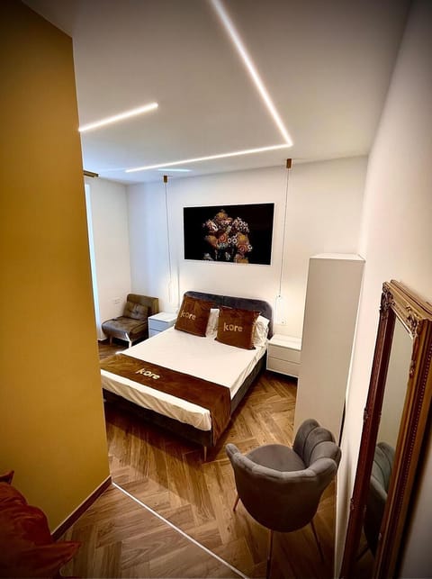 In-room safe, desk, laptop workspace, iron/ironing board