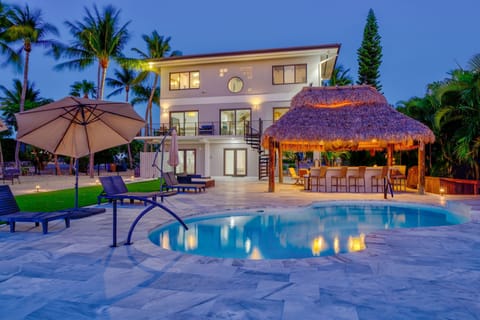 Welcome to Casa De Cayo sunset view